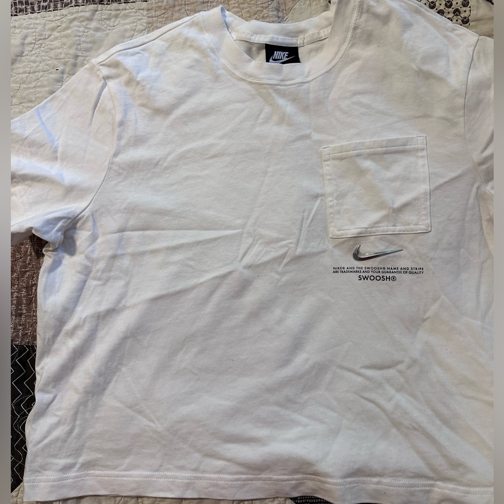 Nike women’s workout top size large